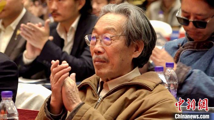 西藏自治区美术家协会顾问、国家一级美术师余友心出席当日活动。