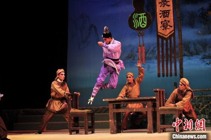 粤剧南派艺术传承人郑永健：让粤剧渡远洋、进校园