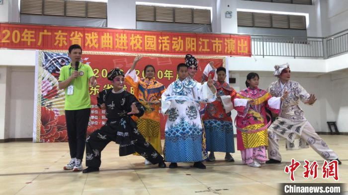 粤剧南派艺术传承人郑永健：让粤剧渡远洋、进校园