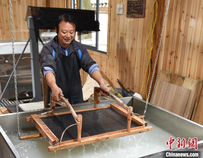 十年“纸痴”黄宏健：“复活”开化纸千年古纸走向世界
