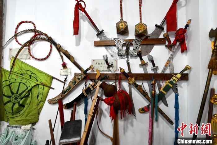 图为:闽剧展示馆里的收藏品。 吕明 摄 图为:闽剧展示馆里的收藏品。 吕明 摄