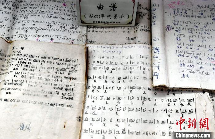 图为闽剧展示馆里的收藏品。 吕明 摄 图为闽剧展示馆里的收藏品。 吕明 摄